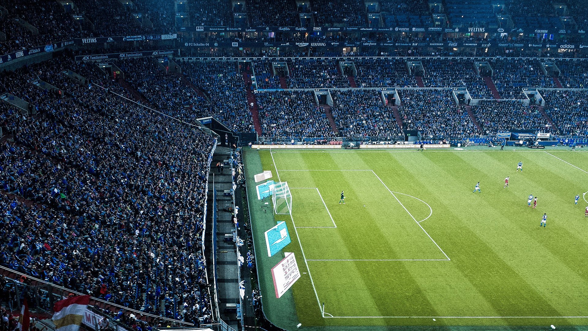 “六人制袋棍球:成都七中东部赛场精彩对抗,观众热血沸腾”